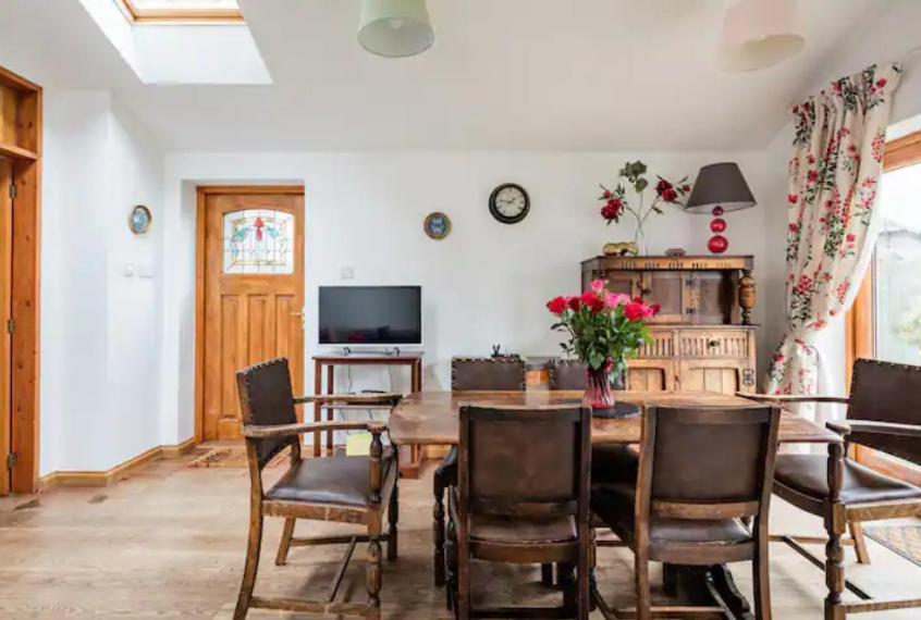 Lovely Three Bedroomed House, Parking 2 Cars London Exterior photo